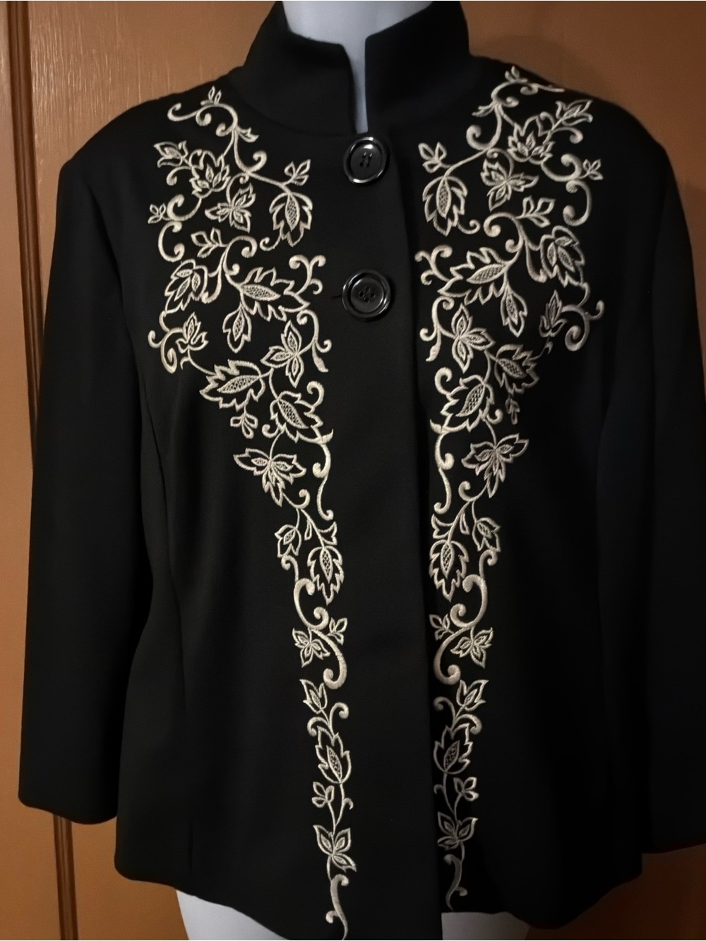 Coldwater Creek Black Blazer with White Floral Embroidery, Swing Style